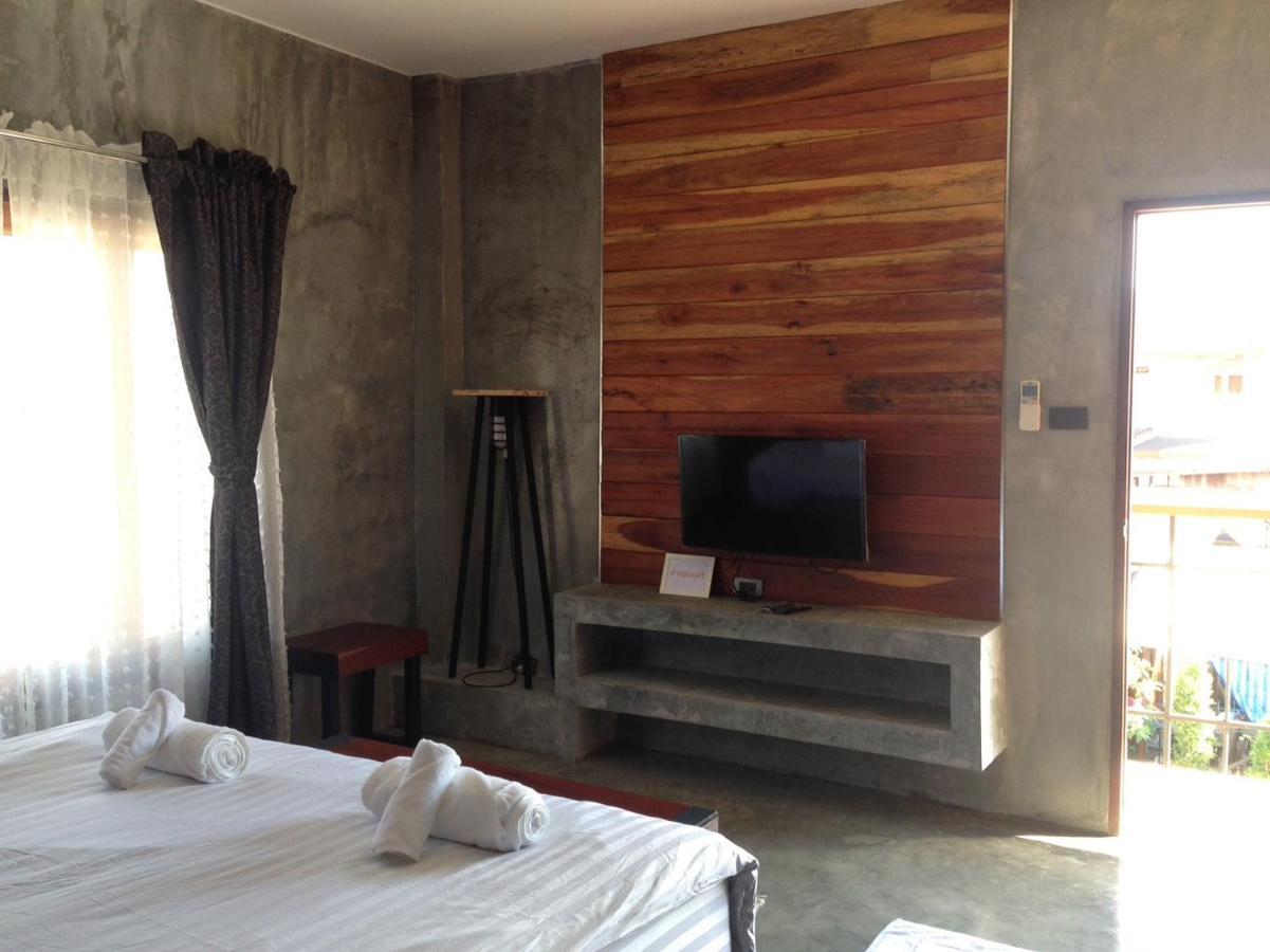 The Pud Dee Hotel Chiang Khan Exterior photo